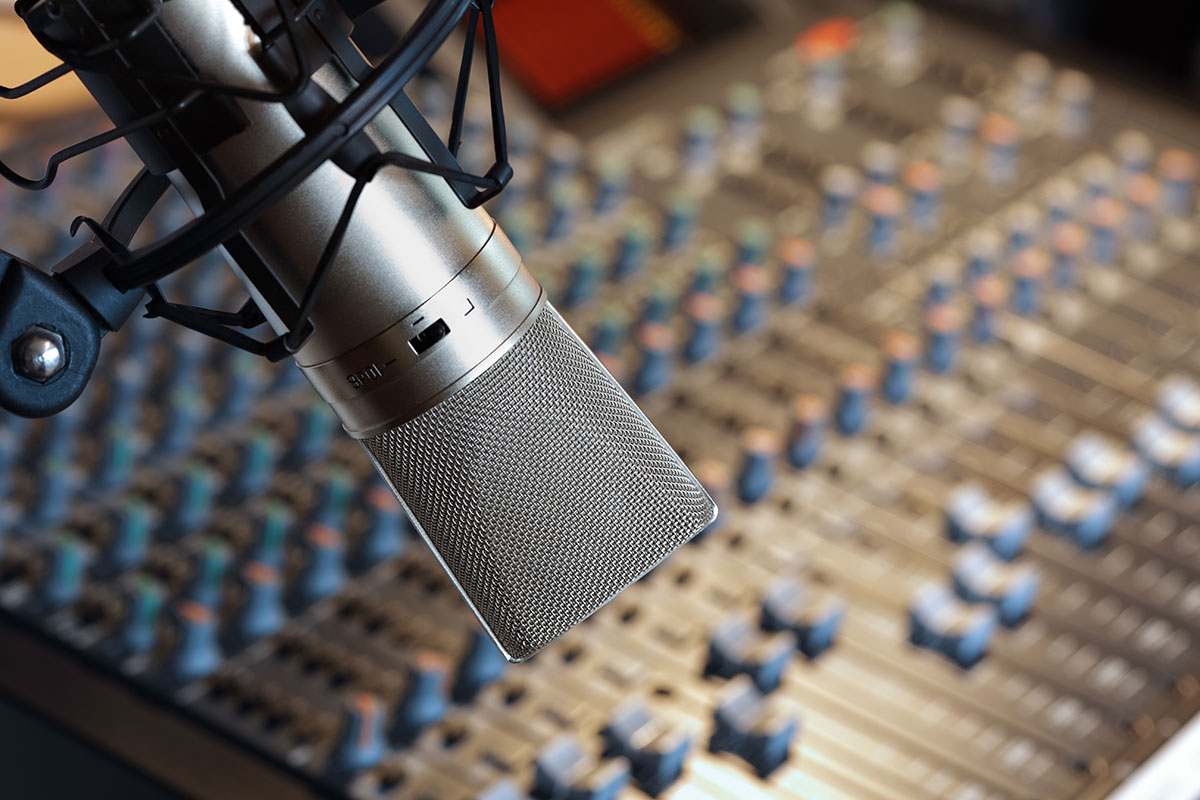 mikrofon-studio-mischpult